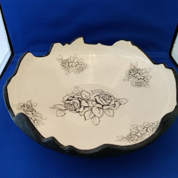 *UNIQUE* Bowl -Lava Volcanic Crater Glaze – Black/Ivory White - Rose Design - Picture 2 of 10